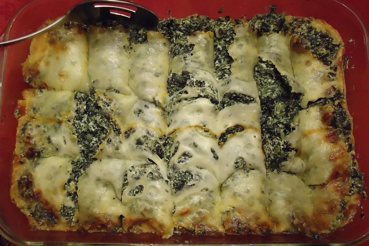 Spinach dish image used as illustrative alpha lipoic acid food context