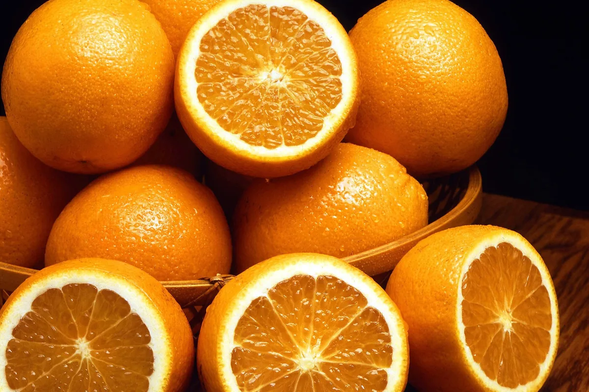 Oranges used as illustrative vitamin C food context